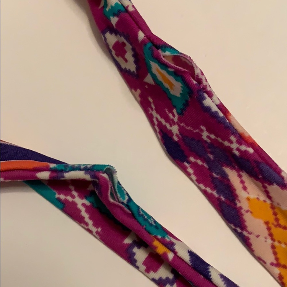 Fun multi patterned bikini top - Picture 3 of 4